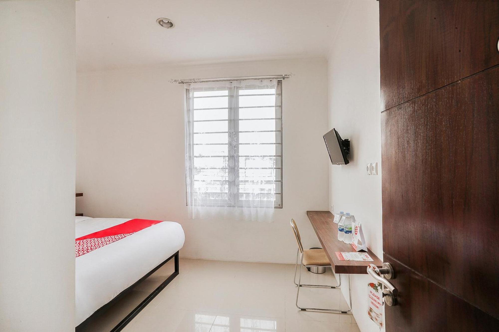Super Oyo 2183 Cibeureum Residence Bandung Buitenkant foto