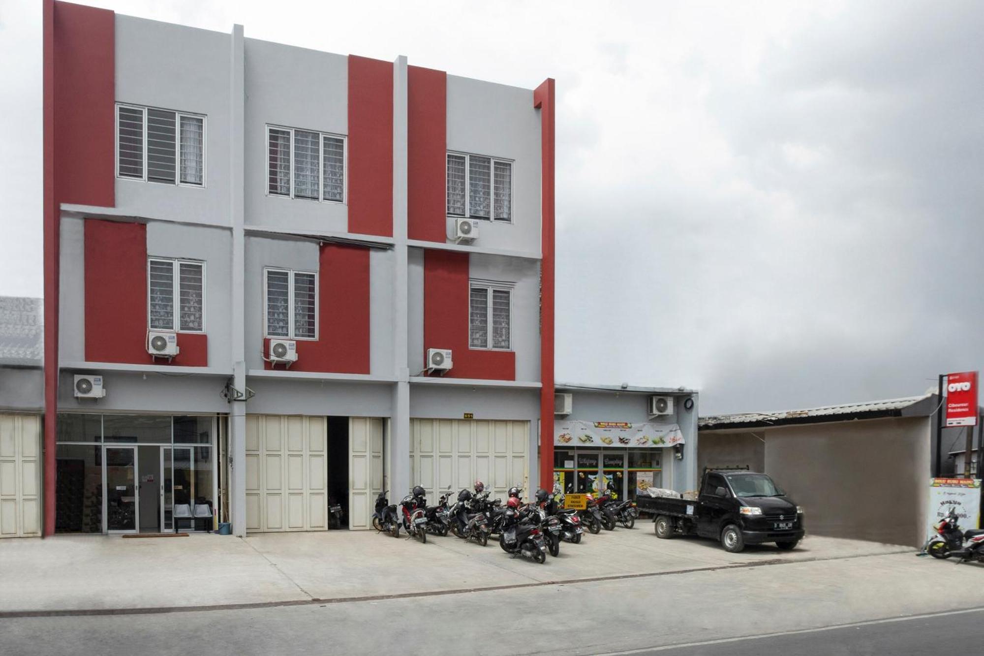 Super Oyo 2183 Cibeureum Residence Bandung Buitenkant foto